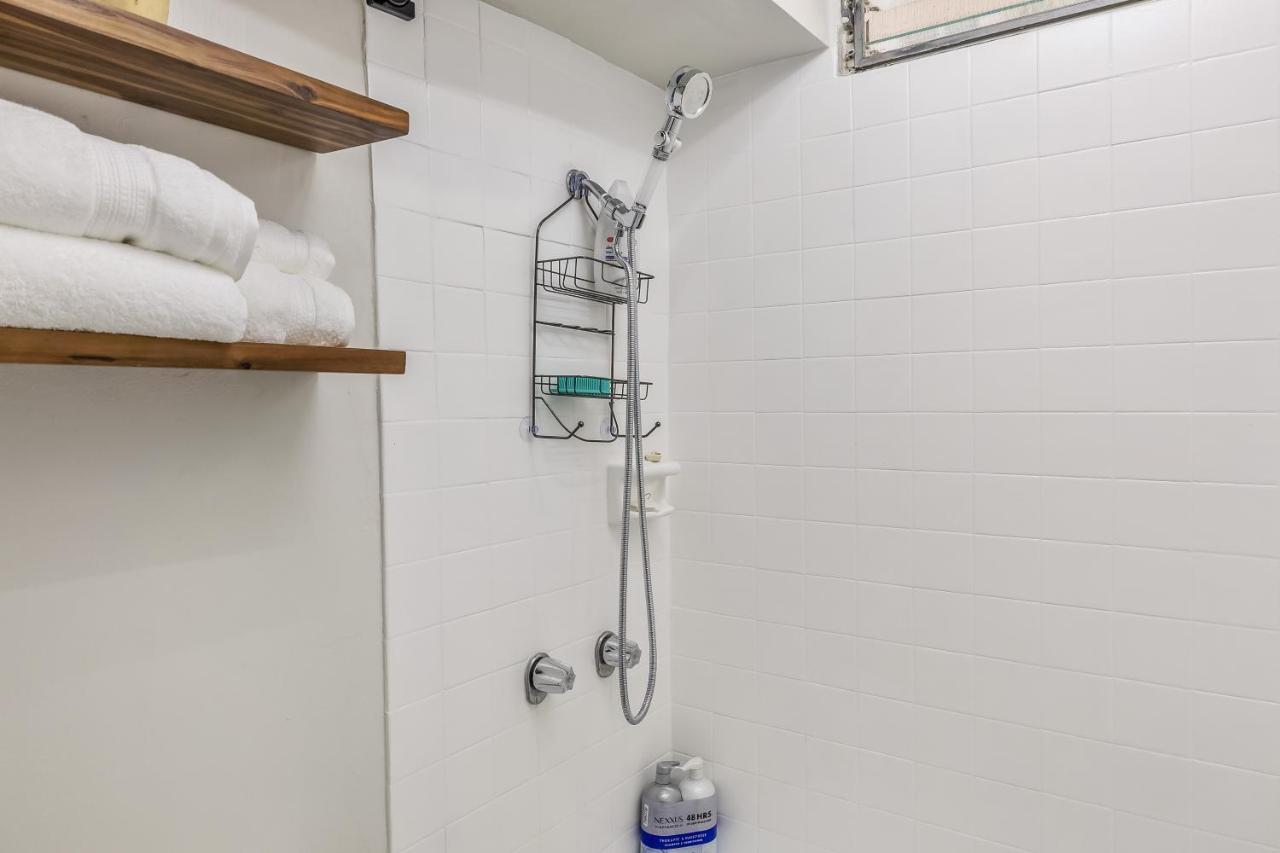 Bright & Cozy Condo Unit With Balcony! Χονολουλού Εξωτερικό φωτογραφία